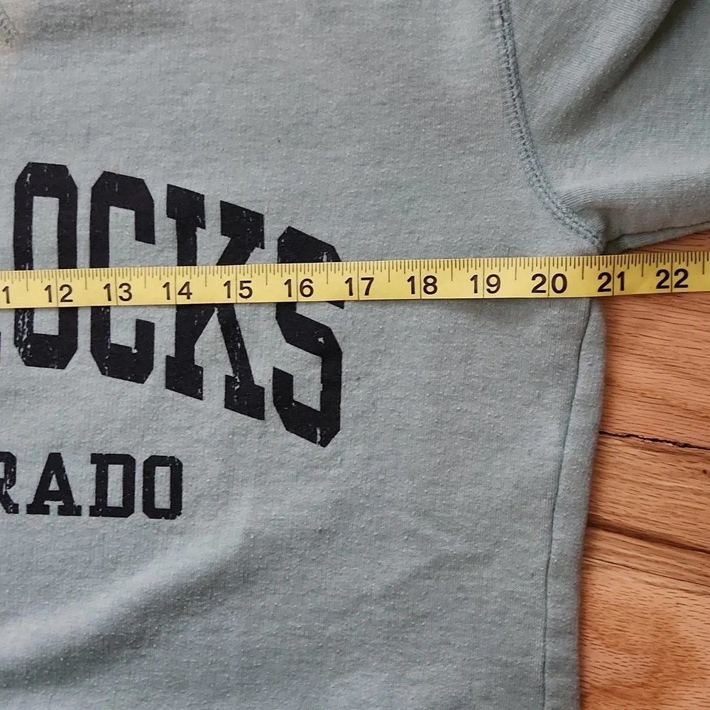 Red Rocks Amphitheatre Colorado Size Small Crew Neck Sweatshirt Light Green - Picture 10 of 13